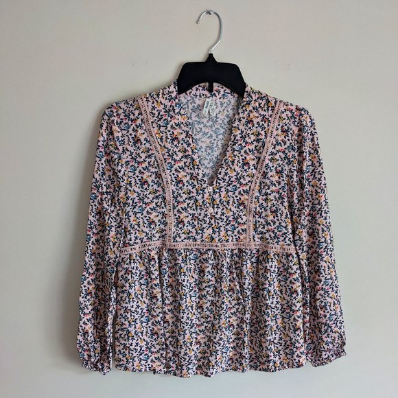 Mudd Tops - 3/$15 Mudd Long Sleeve Pink Floral Peasant BOHO Top in a Juniors size Medium